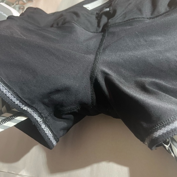 Lululemon Run Pace Setter Tennis golf Skirt Sz 6 Please Review measurements - Picture 12 of 12